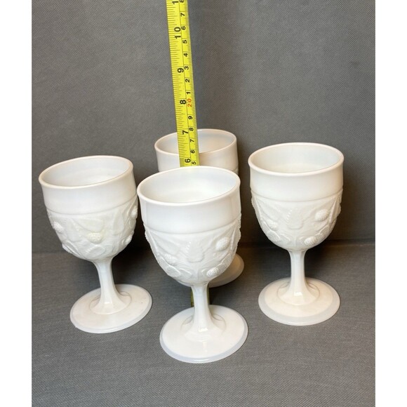 4 Vintage Hobbs Brockunier Blackberry Pattern Wine/Water Goblets Chalice EAPG UV - Picture 4 of 8